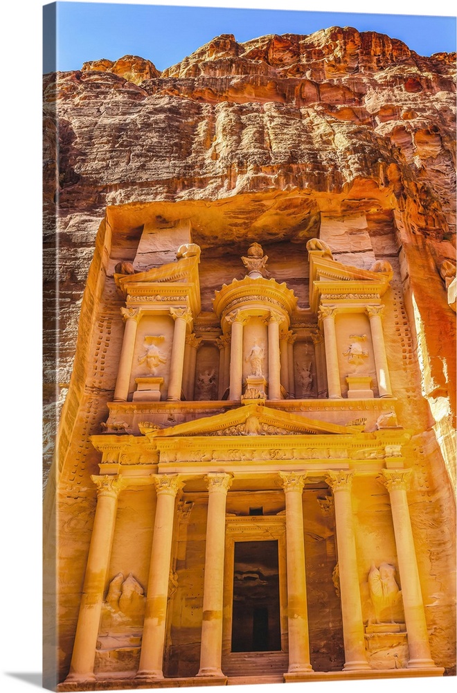 Treasury, Petra, Jordan. Treasury built by Nabataeans in 100 BC.