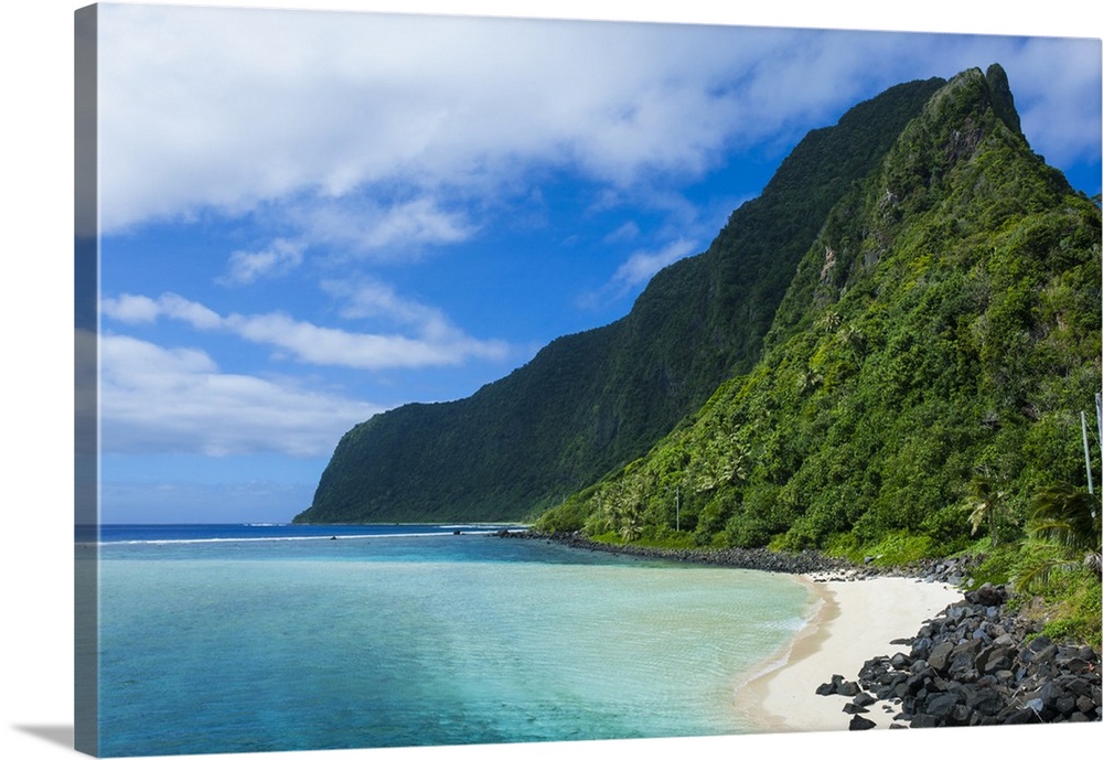 Turquoise water and white sand beach at Ofu Island, Manu'a island group, American Samoa.