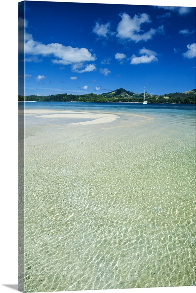 Turquoise water at the Nanuya Lailai island, the blue lagoon, Yasawa, Fiji, South Pacific.
