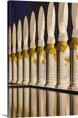 UAE, Abu Dhabi, Sheikh Zayed Bin Sultan Mosque, Arches, Dusk