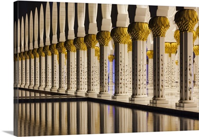 UAE, Abu Dhabi, Sheikh Zayed Bin Sultan Mosque, Arches, Dusk