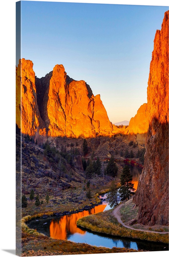 United States, Oregon, Bend, Smith Rock State Park, Rock and Reflections