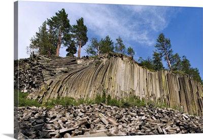 USA, California, Devil's Postpile National Monument, Basalt Column Formations