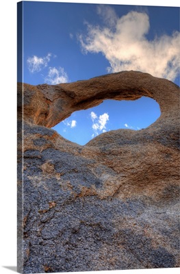USA, California, Sierra Nevada Range, Whitney Portal Arch In Alabama Hills