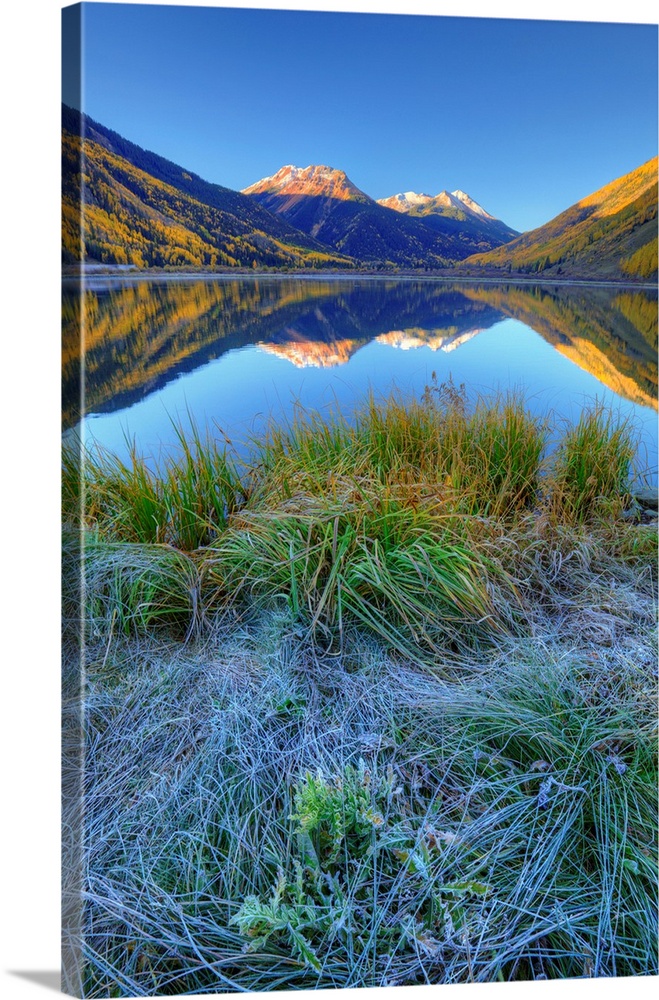 USA, Colorado, San Juan Mountains. Frosty morning at Crystal Lake.