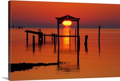 USA, Florida, Apalachicola, Sunrise at an old boat house at Apalachicola Bay