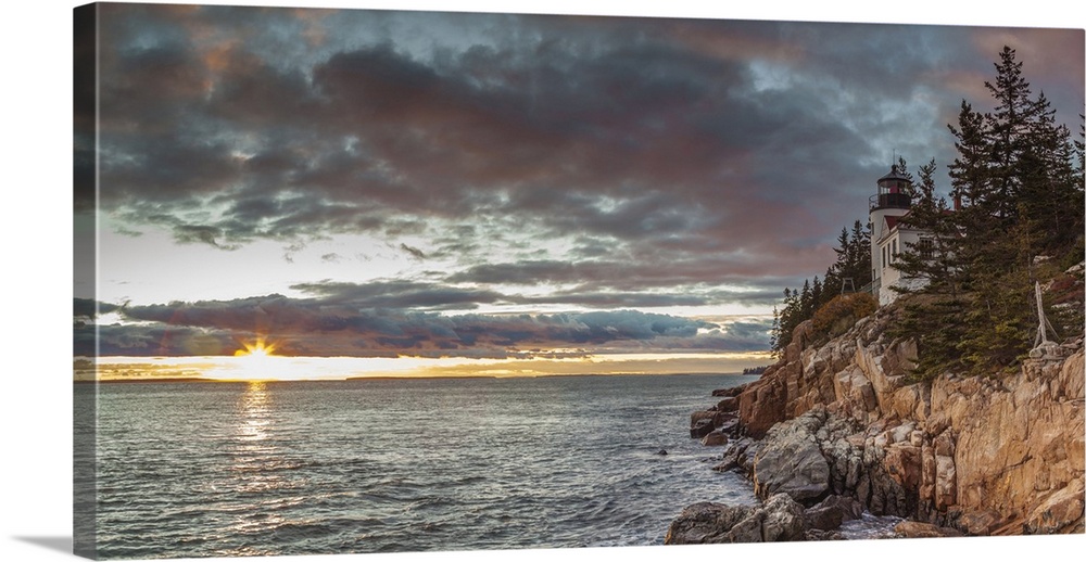 USA, Maine, Mt. Desert island, Acadia national park, bass harbor, bass harbor head lighthouse, autumn, dusk.