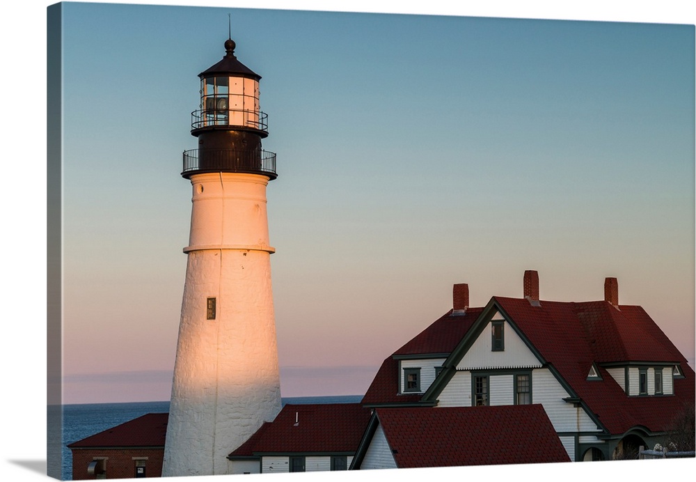 USA, Maine, Portland, Cape Elizabeth, Portland Head Light, lighthouse at dusk