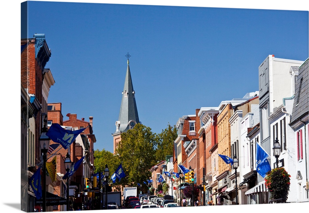 USA, Maryland, Annapolis. Main Street buildings and St. Anne's Church.