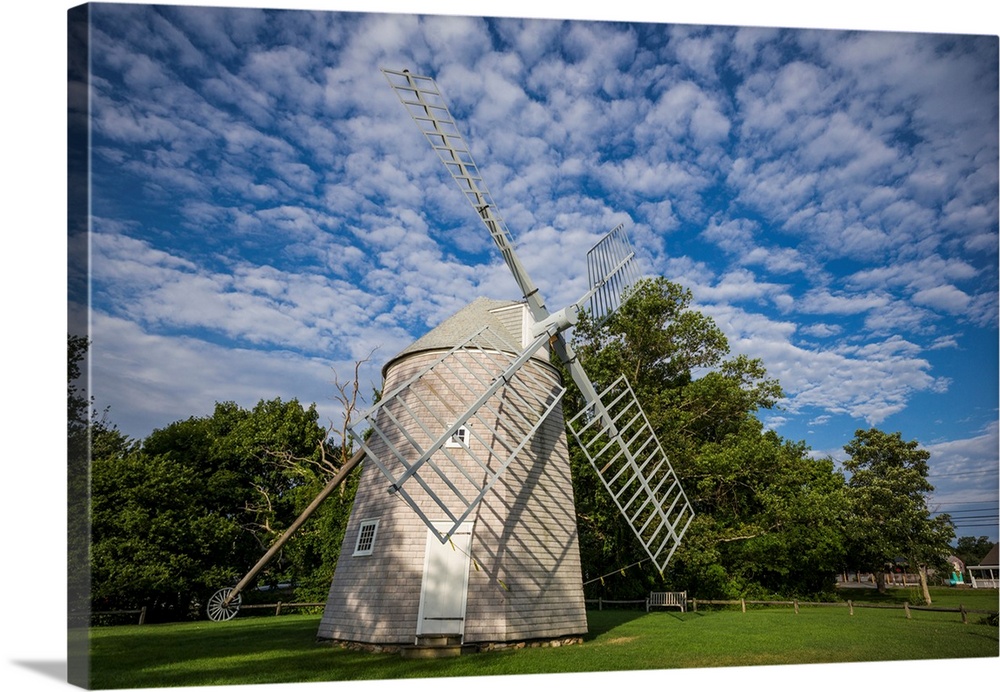 USA, Massachusetts, Cape Cod, Orleans, old windmill