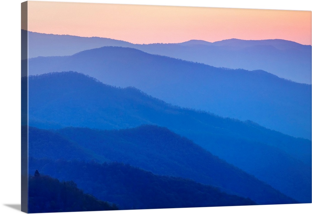 USA, North Carolina, Great Smoky Mountains National Park. Mountain landscape at sunrise.