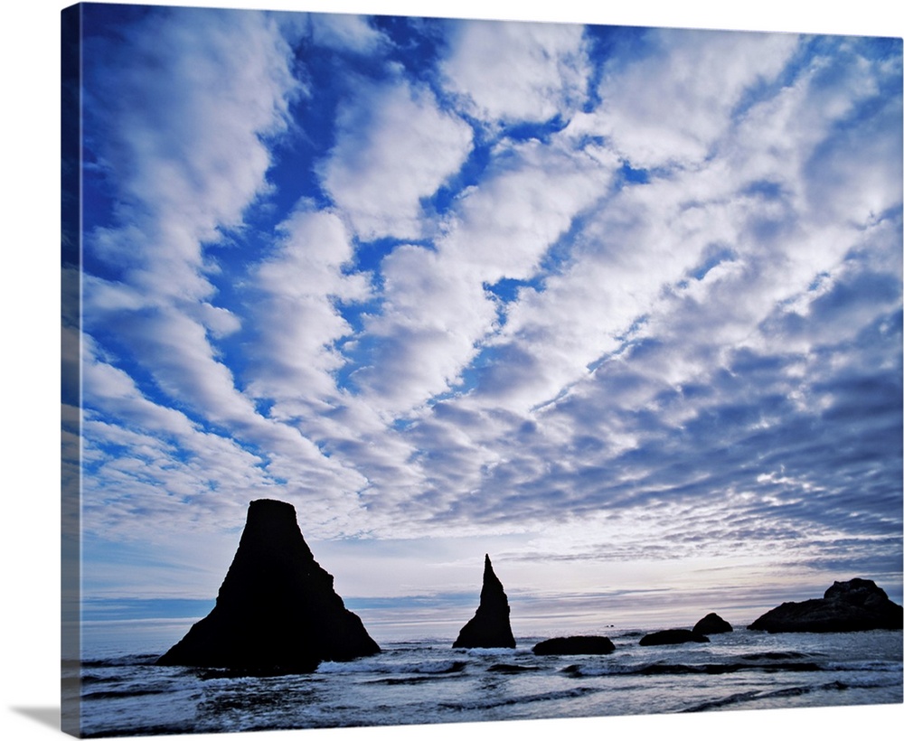 USA, Oregon, Bandon. Sunset on Bandon Beach.