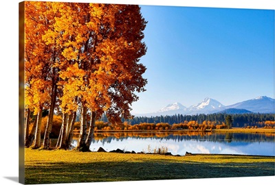 USA, Oregon, Bend, Fall At Black Butte Ranch In Central Oregon