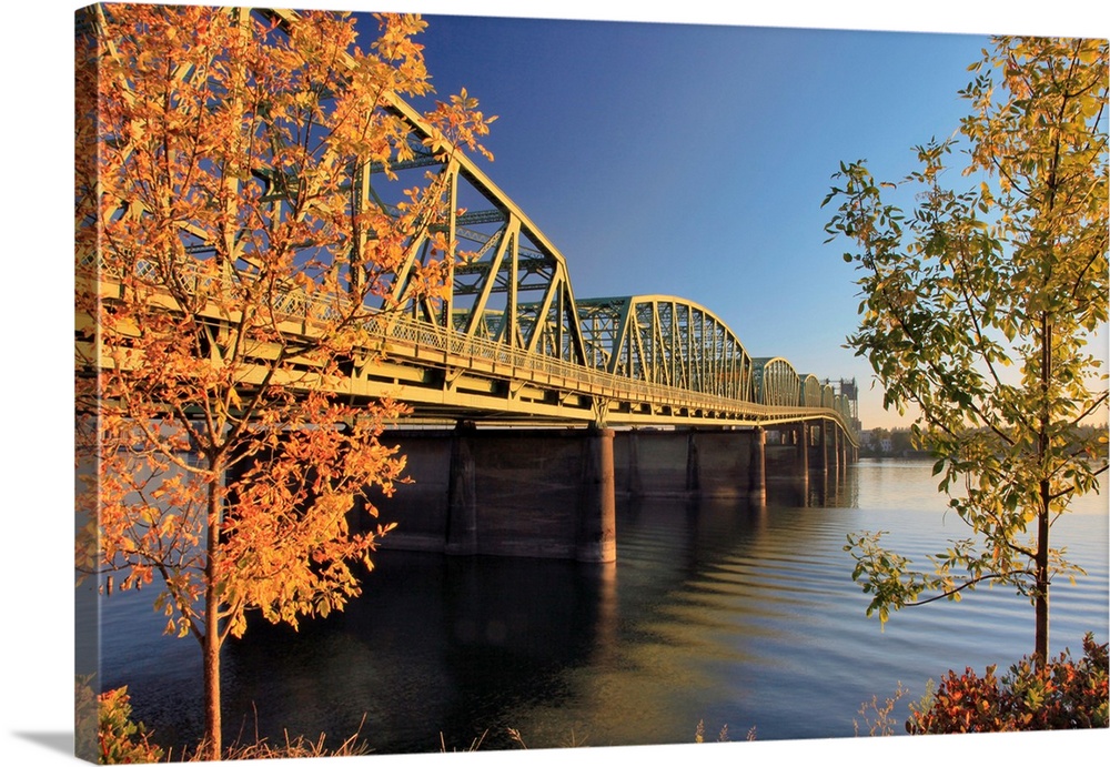 USA, Oregon, Portland. Interstate Bridge crossing Columbia River.