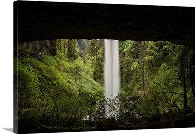 USA, Oregon, Silver Falls State Park, North Falls Seen From Inside Cave