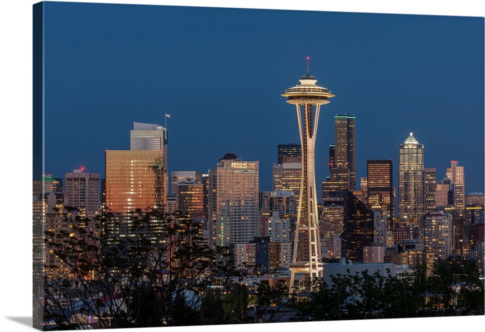 USA, Washington. Seattle skyline at dusk.