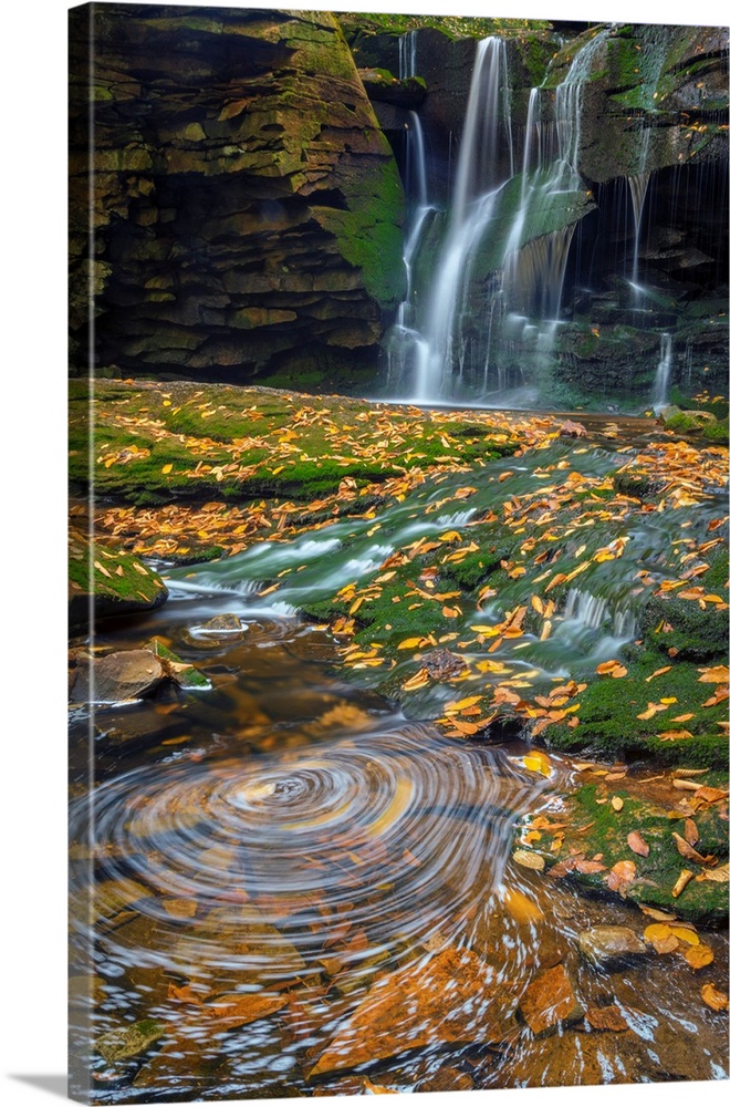 USA, West Virginia, Blackwater Falls State Park. Waterfall and whirlpool scenic.