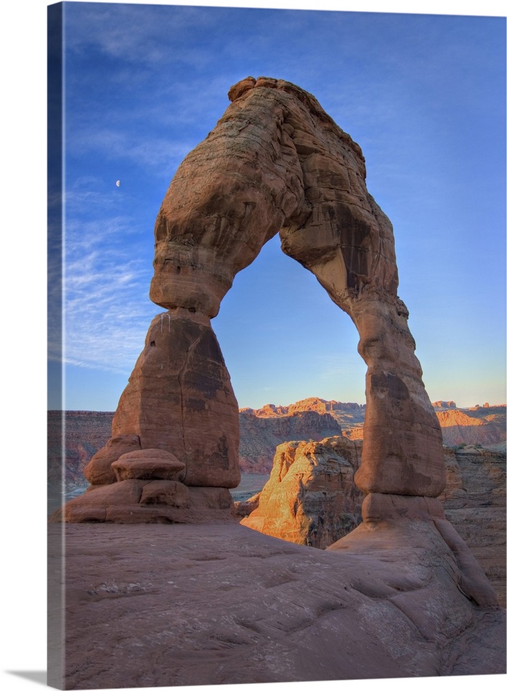 USA, Utah, Arches National Park. The Delicate Arch at sunrise.