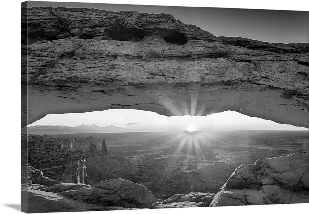 Utah, Canyonlands National Park, Island in the Sky, sunrise at Mesa Arch.