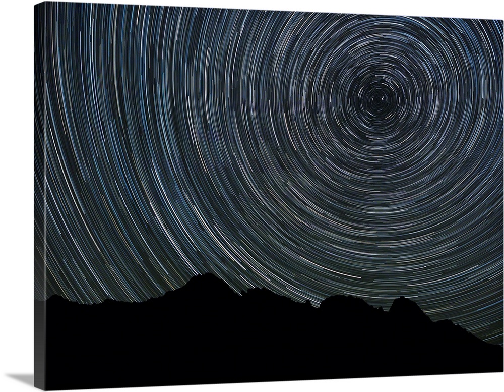 WA, Alpine Lakes Wilderness, Ingalls Pass, Star trails around Polaris