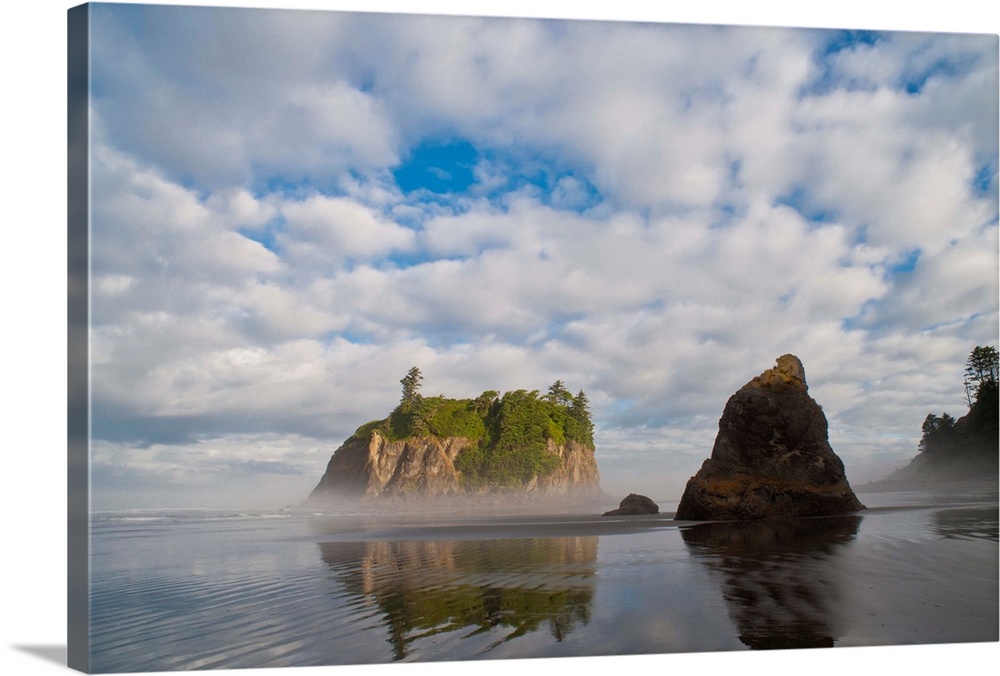 North America, USA, Washington, Olympic National Park.  Early morning mist and reflections of seastacks on Ruby Beach, Oly...