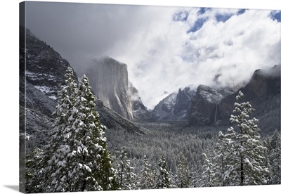 Yosemite valley in winter, Yosemite National Park, California