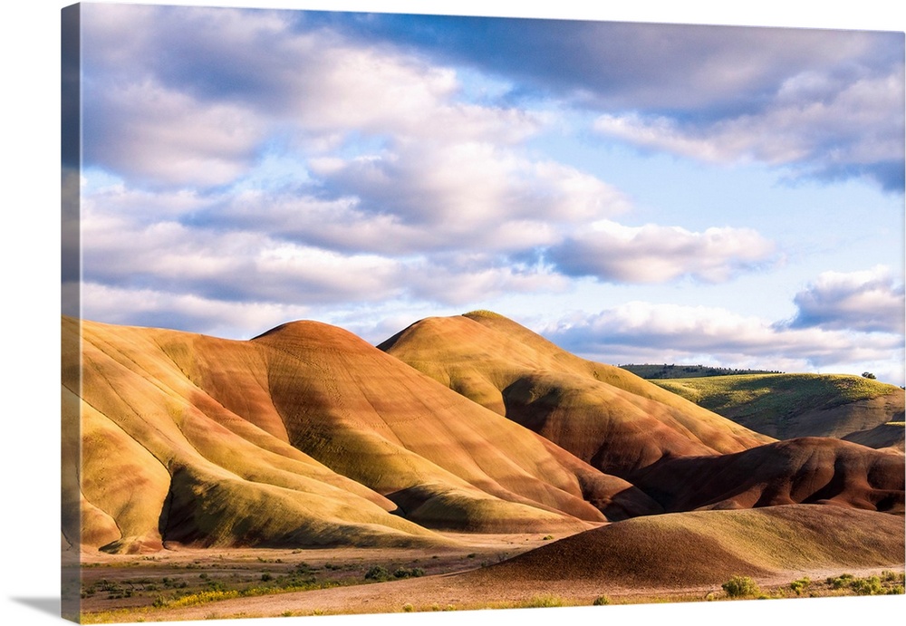 Painted Hills,  in John Day Fossil Beds National Monument, The Palouse, Washington, USA.
