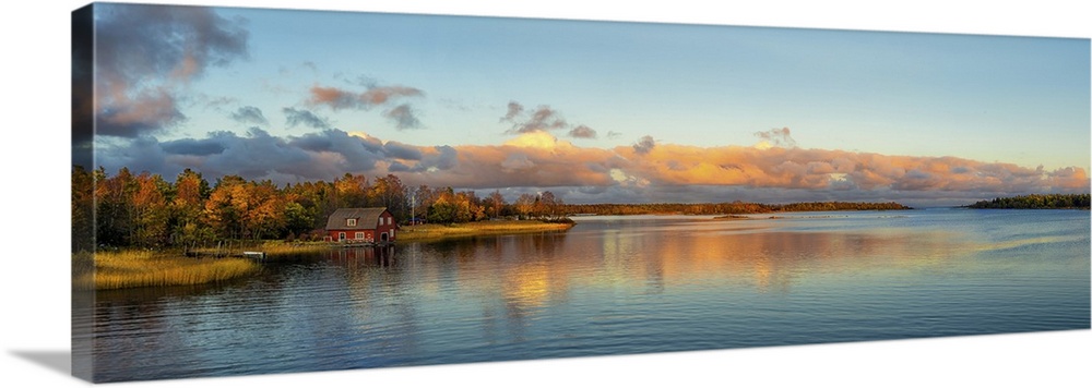 Autumn sunset at the Balticsea coastline.