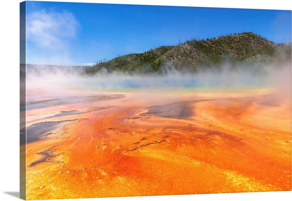 Grand prismatic spring in Yellowstone national park, USA.