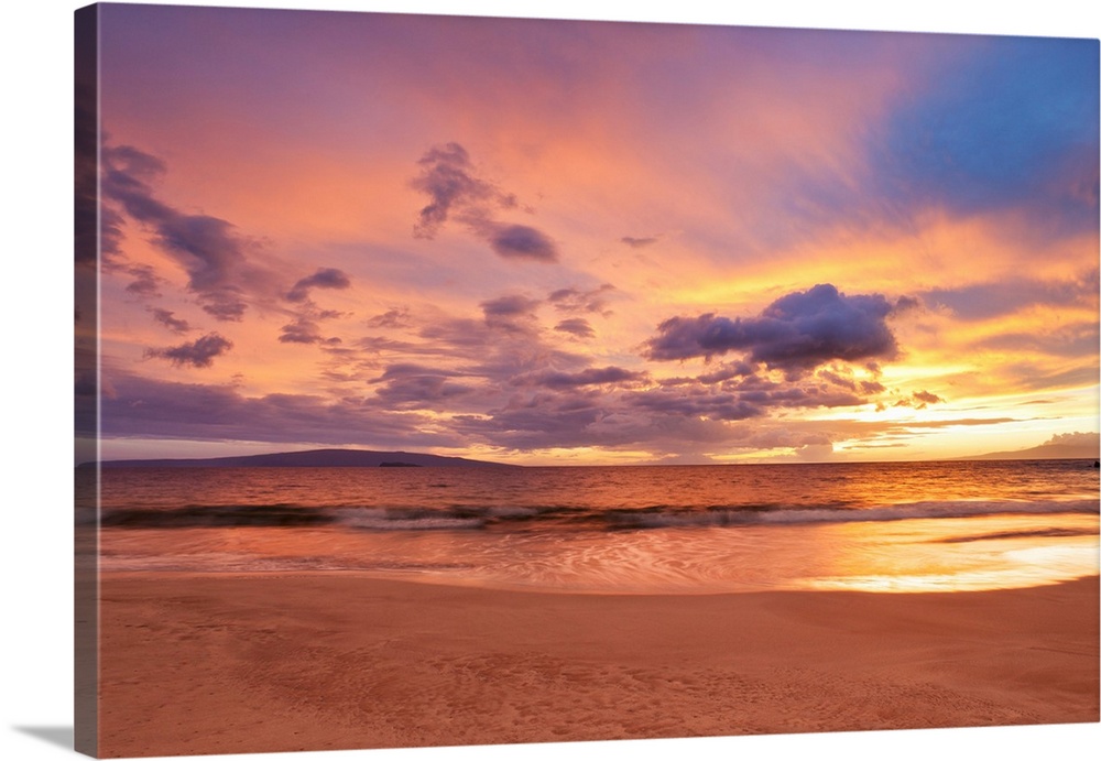 Sunset on Hawaiian beach.