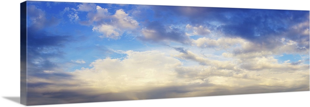 Panoramic view of cloudy sky.