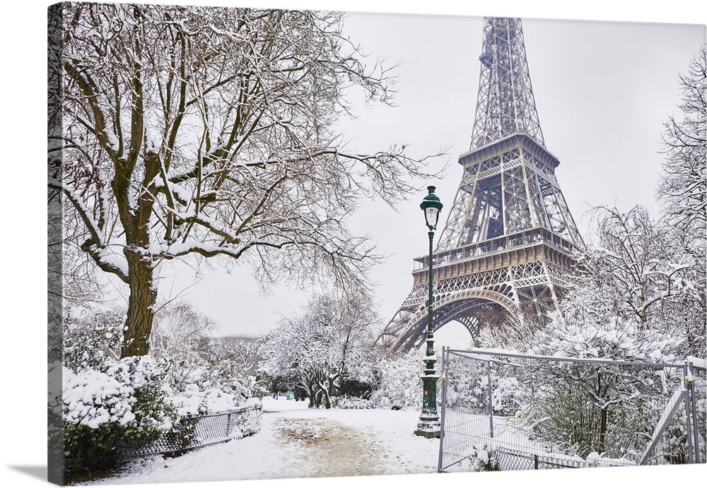 Scenic View Of The Eiffel Tower In Winter, Paris