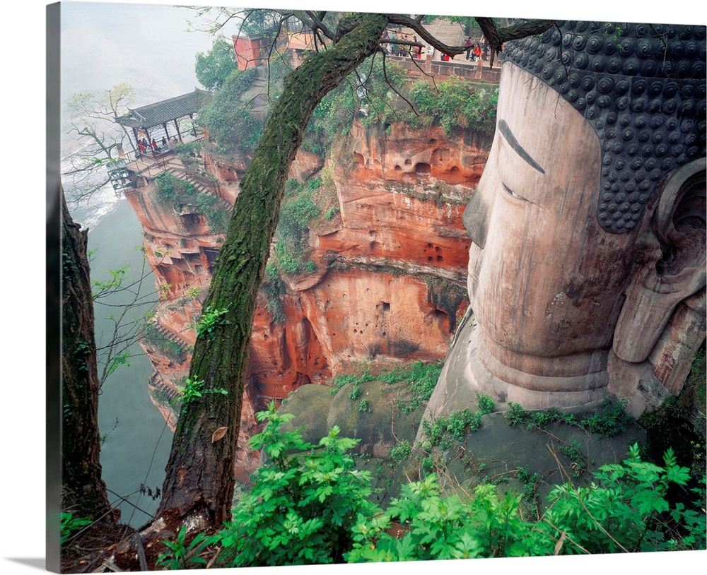 China, Sichuan, Giant Buddha of Leshan, the largest buddha of the world carved on Emei Shan (sacred mount)