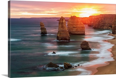 Australia, Victoria, Great Ocean Road, Twelve Apostles Sea Rocks at sunset in Winter