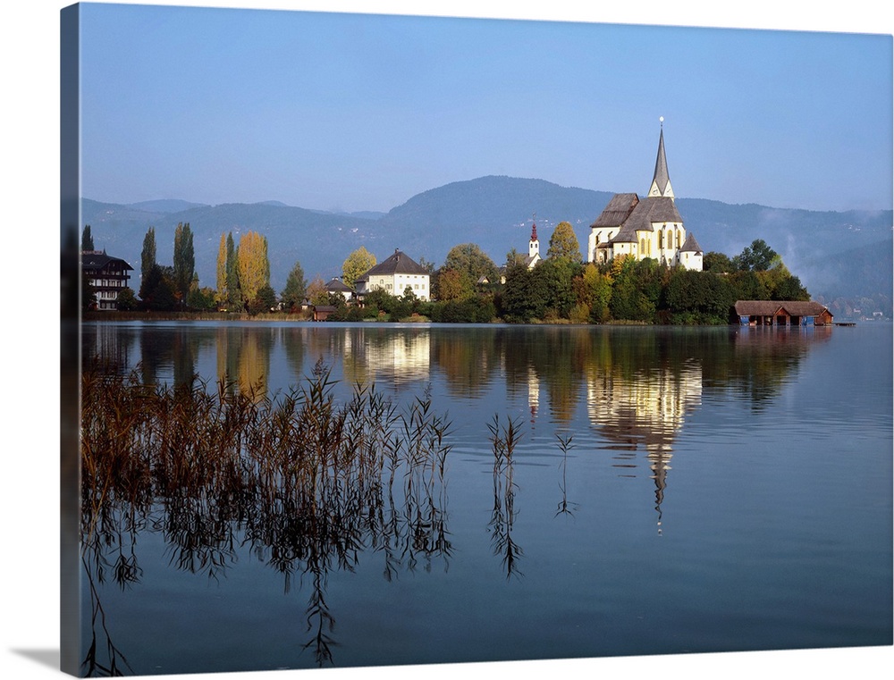 Austria, Carinthia, Maria Worth, village on the lake