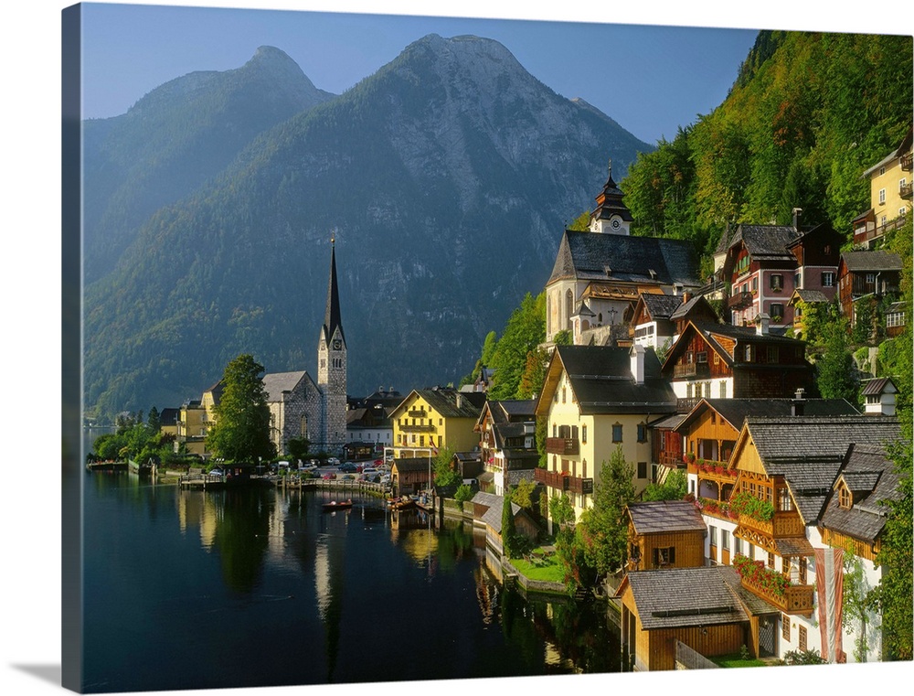 Austria, Hallstatt village and the Hallstattersee lake