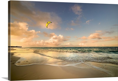 Bahamas, Cat Island, Atlantic Ocean, Ocean Drive Beach, Kite Surf