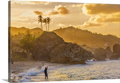 Barbados, West Indies, Fisherman at the Bathsheba Beach on the east coast of the island