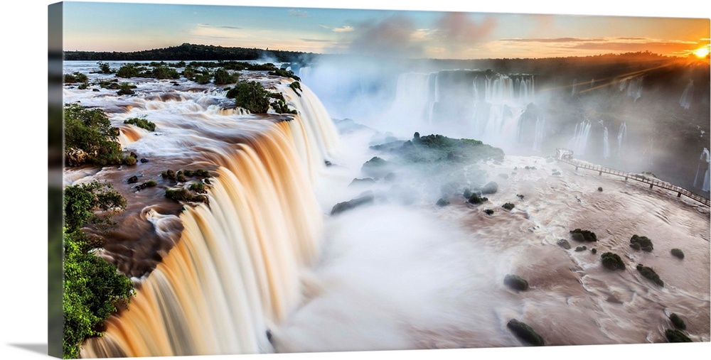 Brazil, Parana, Iguazu National Park, Iguazu Falls.