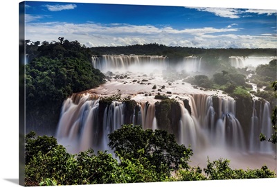 Brazil, Parana, Iguazu National Park, Salto Tres Mosqueteros, Iguassu Falls