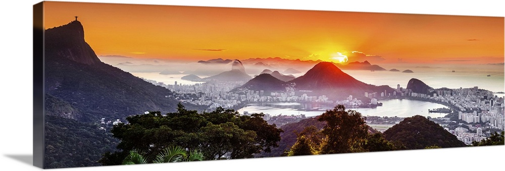 Brazil, Rio de Janeiro, Corcovado, Christ the Redeemer, City at sunrise, Corcovado, Cristo Redentor, Sugarloaf Mountain, L...