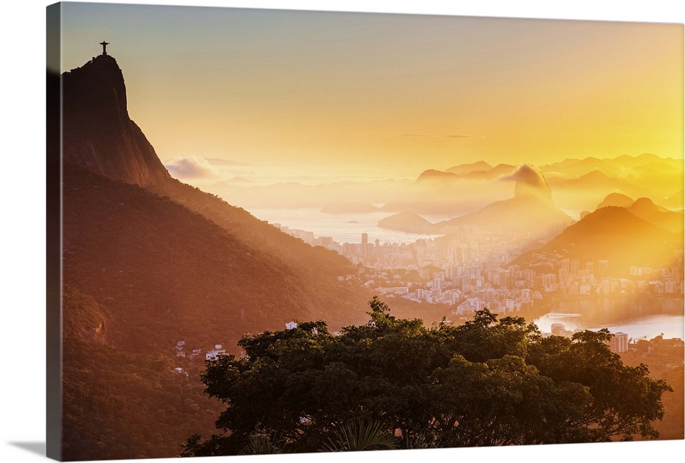 Brazil, Rio de Janeiro, Corcovado, Christ the Redeemer, City at sunrise with Corcovado, Cristo Redentor, Sugarloaf Mountai...