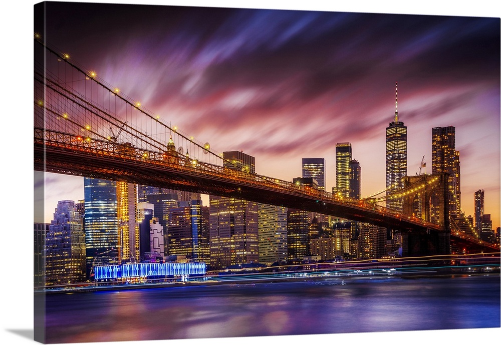 USA, New York City, Brooklyn, East River, Dumbo, Brooklyn Bridge, Brooklyn Bridge Park, View of Lower Manhattan skyline wi...