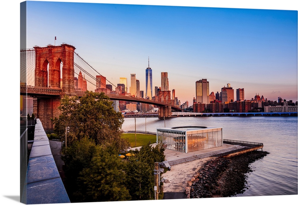 USA, New York City, Brooklyn, Dumbo, Brooklyn Bridge Park, View of Lower Manhattan skyline with the One World Trade Center...