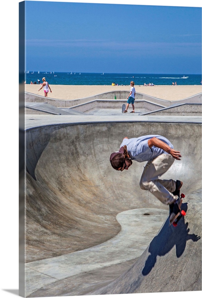 USA, California, Los Angeles, Venice Beach, Venice Skate Park.
