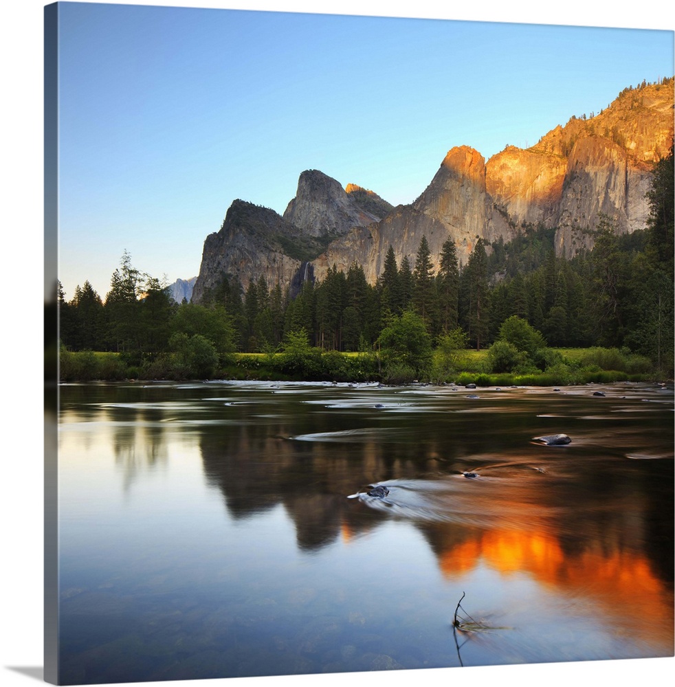 California, Yosemite National Park, Merced River and El Capitan, Yosemite Valley
