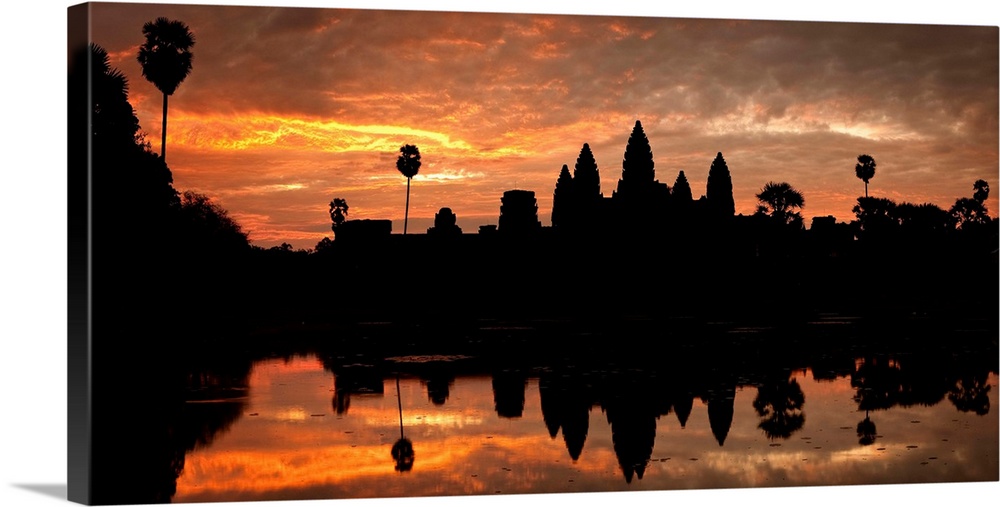 Cambodia, Siemreab, Southeast Asia, Angkor, The temple of Angkor Wat at dawn