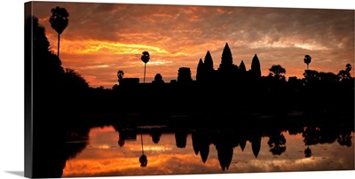 Cambodia, Siemreab, Southeast Asia, Angkor, The temple of Angkor Wat at dawn