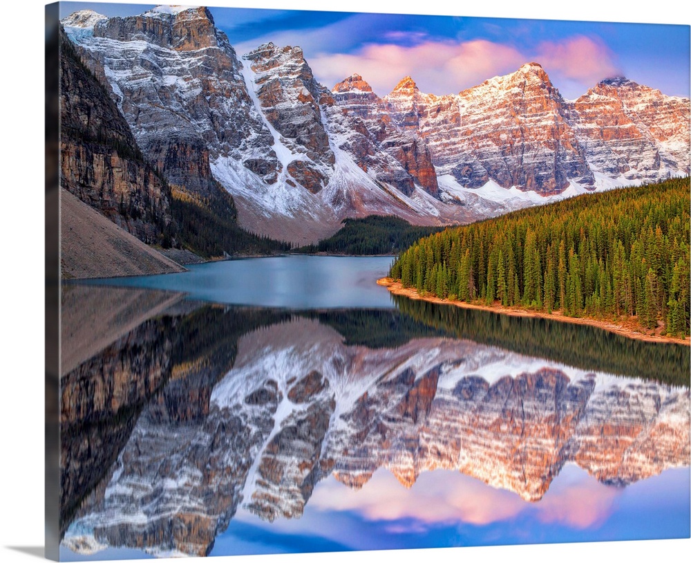 Canada, Alberta, Rocky Mountains, Banff National Park, Moraine Lake, Valley of the Ten Peaks.