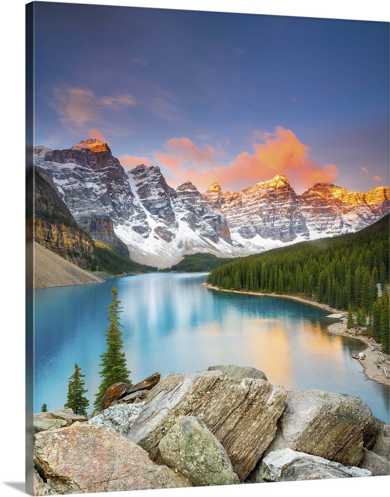 Canada, Alberta, Rocky Mountains, Banff National Park, Moraine Lake, Valley of the Ten Peaks.